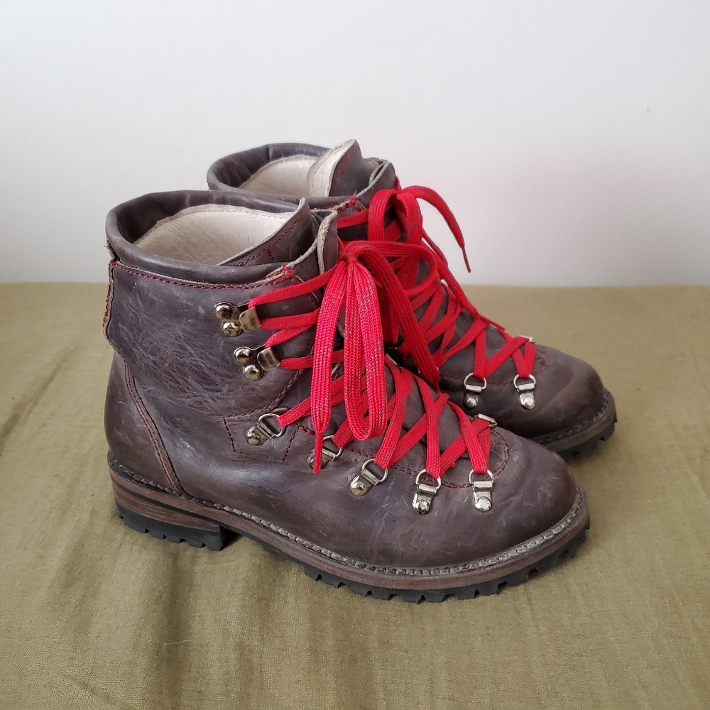 Freebird Hiker with Red Laces Charcoal 8